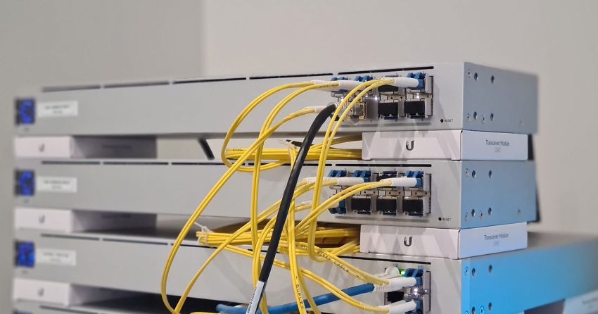 Diseños redundantes y de alta disponibilidad Slide 1